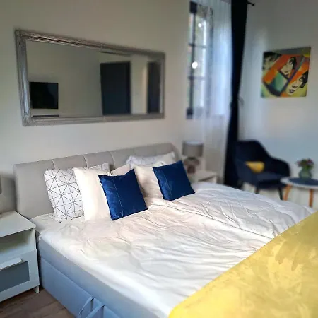 Fuege Luxury & Wellness בית הארחה