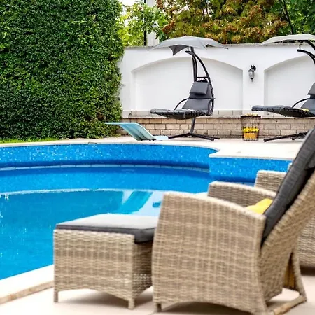 בית הארחה Fuege Luxury & Wellness באלאטונפורד