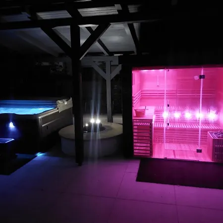 Πανσιόν Fuege Luxury & Wellness