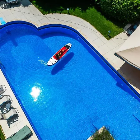 בית הארחה Fuege Luxury & Wellness באלאטונפורד