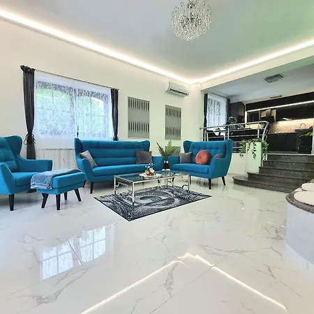 Fuege Luxury & Wellness בית הארחה